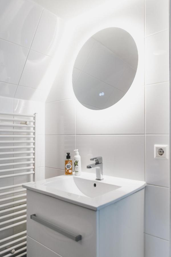 Tiny Attic On The Herengracht, Private Room Amsterdam Exterior photo
